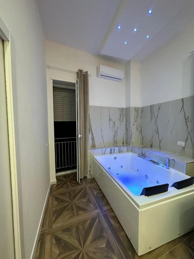 San Ferdinando Suite Room Napoli Bagian luar foto