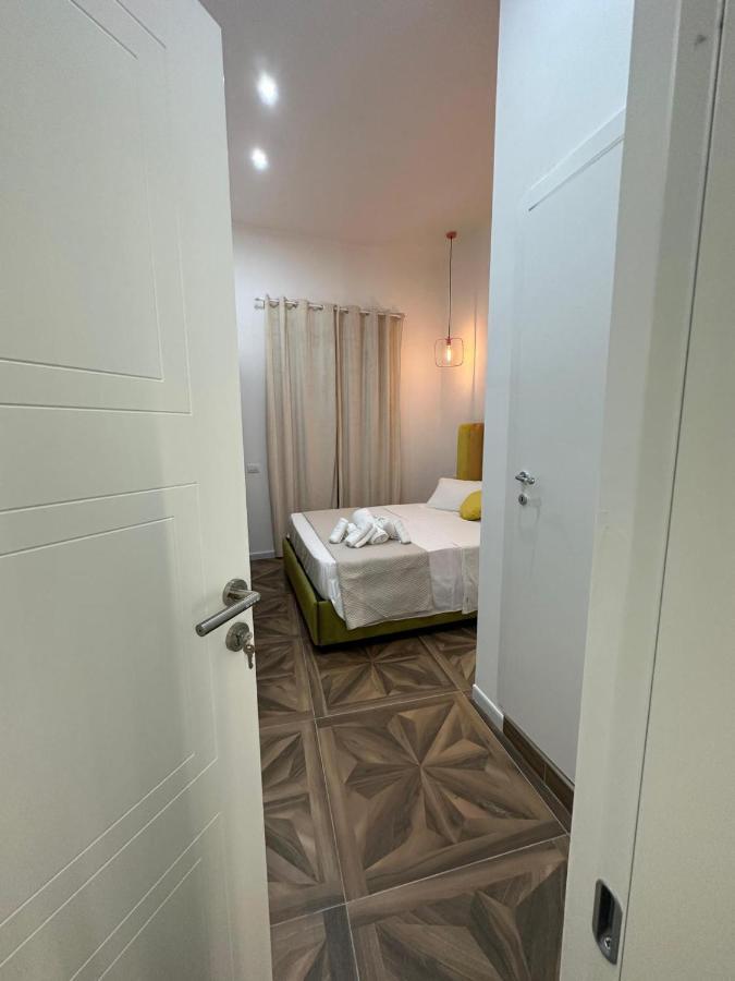 San Ferdinando Suite Room Napoli Bagian luar foto