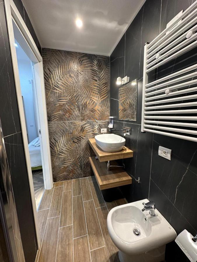 San Ferdinando Suite Room Napoli Bagian luar foto