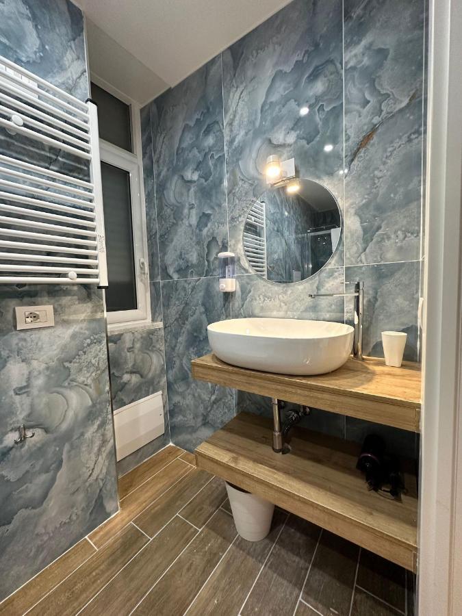 San Ferdinando Suite Room Napoli Bagian luar foto