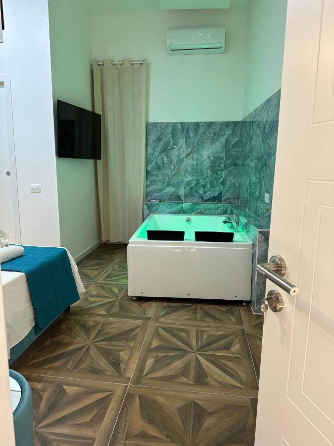 San Ferdinando Suite Room Napoli Bagian luar foto