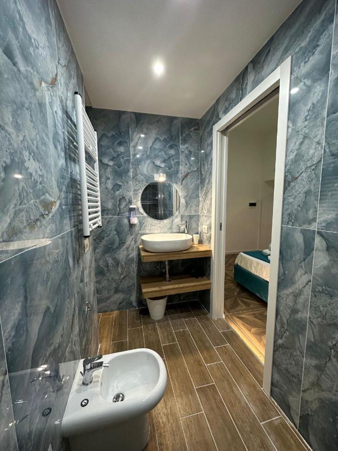 San Ferdinando Suite Room Napoli Bagian luar foto