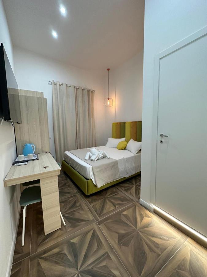 San Ferdinando Suite Room Napoli Bagian luar foto
