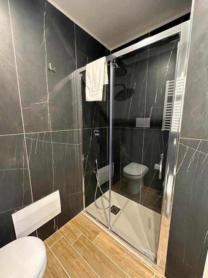 San Ferdinando Suite Room Napoli Bagian luar foto