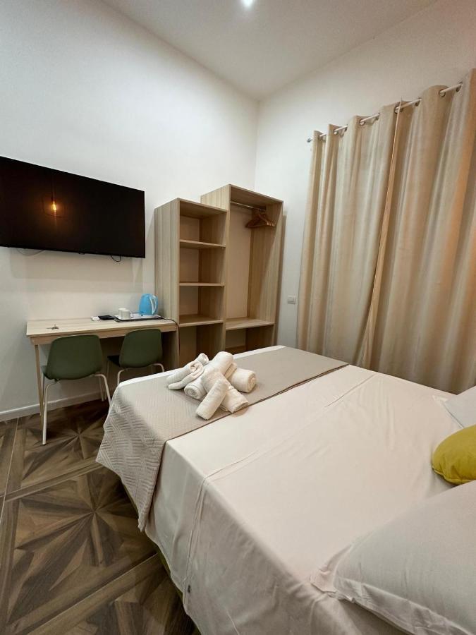San Ferdinando Suite Room Napoli Bagian luar foto