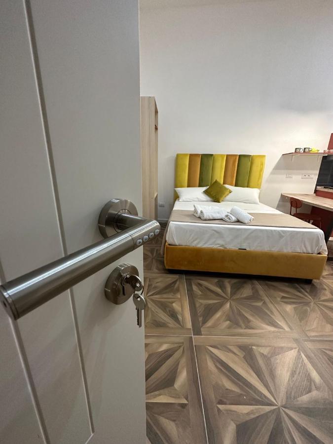San Ferdinando Suite Room Napoli Bagian luar foto