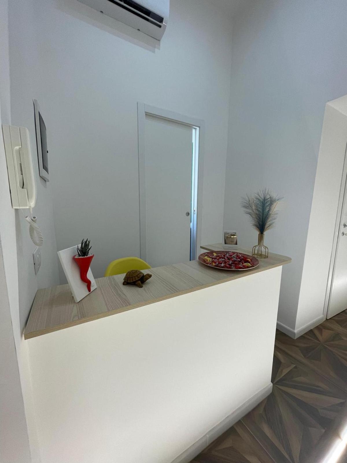 San Ferdinando Suite Room Napoli Bagian luar foto
